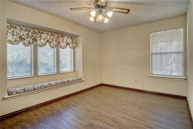 5705 Royal Club Drive, Arlington, TX 76017