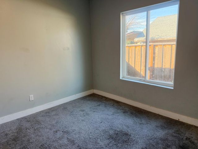 18 B St, Empire, CA 95319