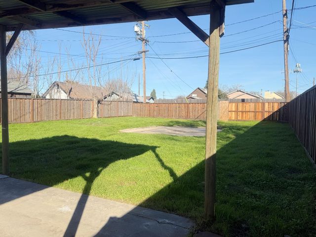 18 B St, Empire, CA 95319