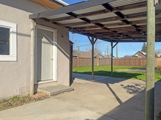 18 B St, Empire, CA 95319