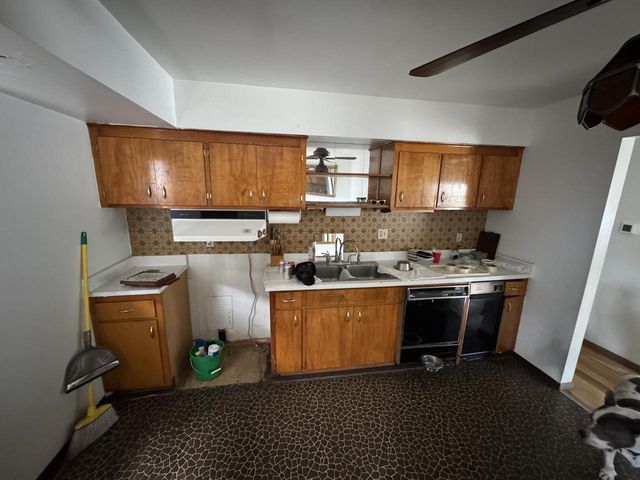 1900 W Lawn AVENUE, Racine, WI 53405