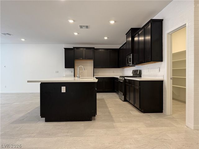 9956 Joshua Foothills Street, Las Vegas, NV 89178