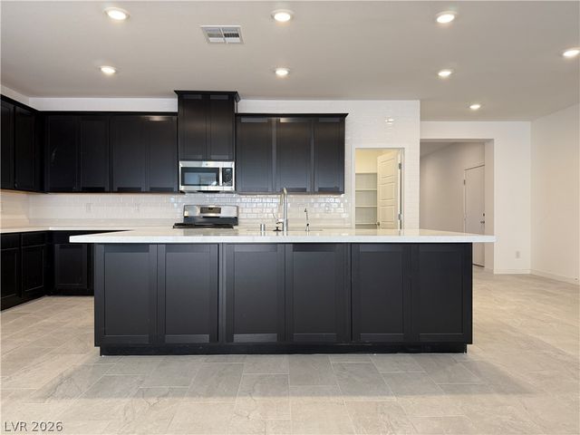 9956 Joshua Foothills Street, Las Vegas, NV 89178