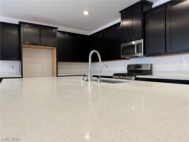 9956 Joshua Foothills Street, Las Vegas, NV 89178