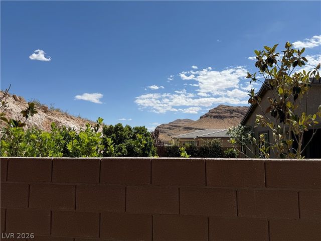9956 Joshua Foothills Street, Las Vegas, NV 89178
