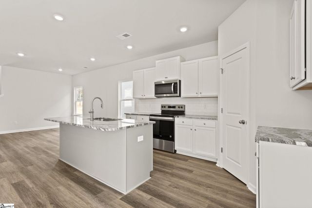 3 Torwood Street, Fountain Inn, SC 29644