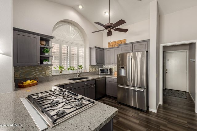 24614 S LAKEWAY Circle SE, Sun Lakes, AZ 85248