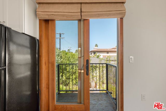 6152 W 77th Street, Los Angeles, CA 90045