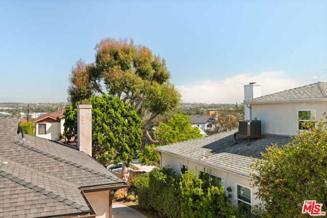 6152 W 77th Street, Los Angeles, CA 90045