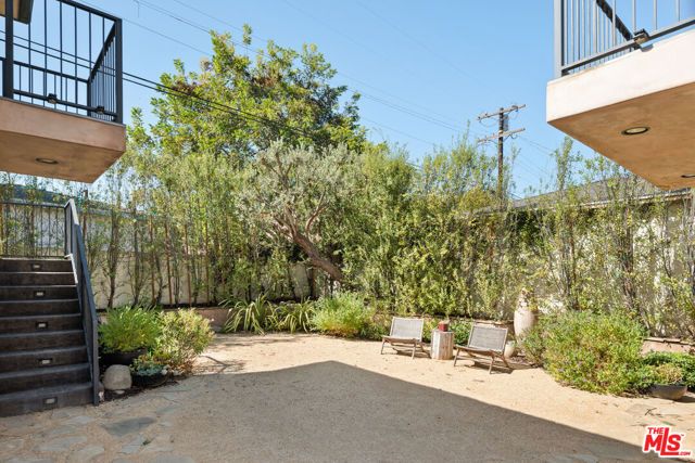 6152 W 77th Street, Los Angeles, CA 90045