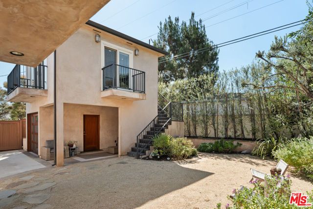 6152 W 77th Street, Los Angeles, CA 90045
