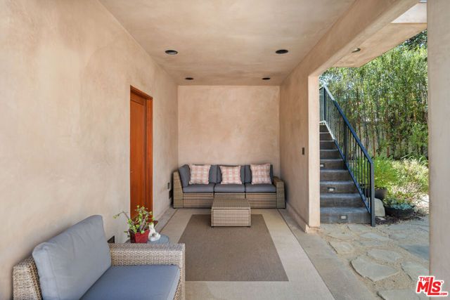 6152 W 77th Street, Los Angeles, CA 90045