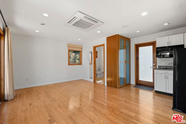 6152 W 77th Street, Los Angeles, CA 90045