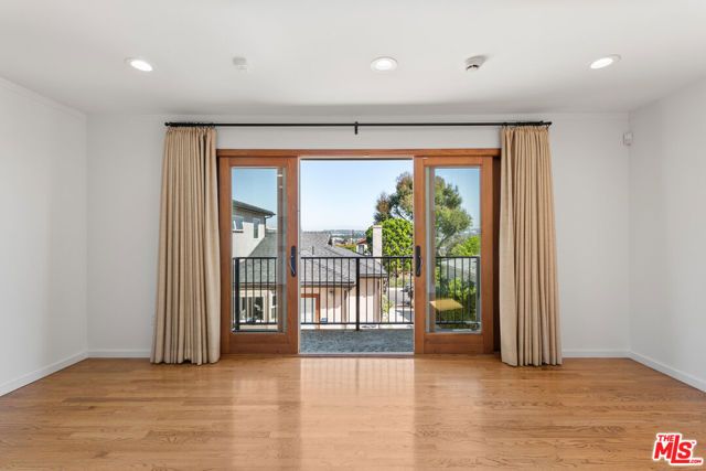 6152 W 77th Street, Los Angeles, CA 90045