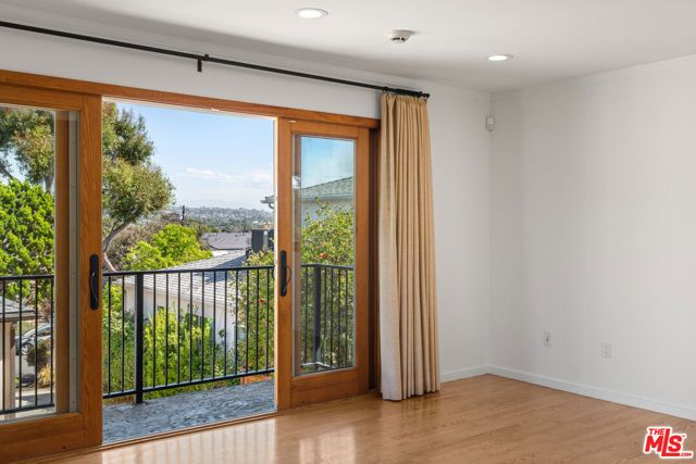6152 W 77th Street, Los Angeles, CA 90045