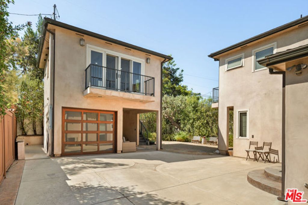 6152 W 77th Street, Los Angeles, CA 90045