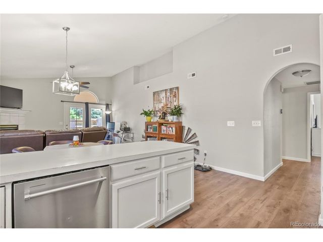 932 Pinecrest Dr, Pueblo, CO 81005