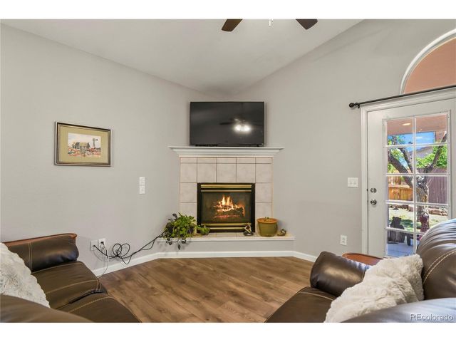932 Pinecrest Dr, Pueblo, CO 81005