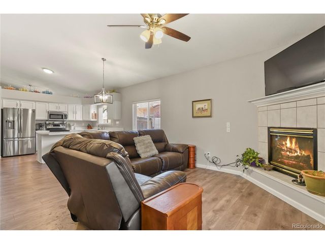 932 Pinecrest Dr, Pueblo, CO 81005