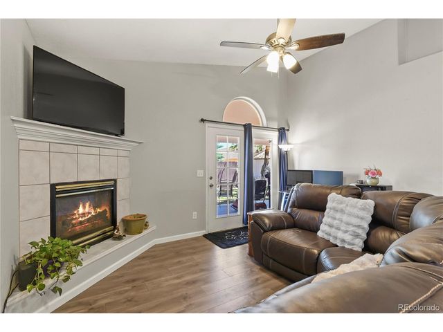 932 Pinecrest Dr, Pueblo, CO 81005