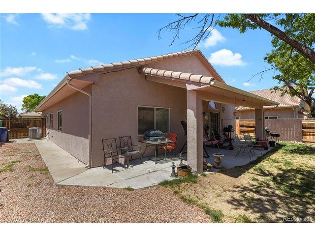 932 Pinecrest Dr, Pueblo, CO 81005