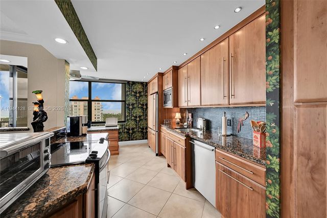 936 Intracoastal Dr 16A, Fort Lauderdale, FL 33304