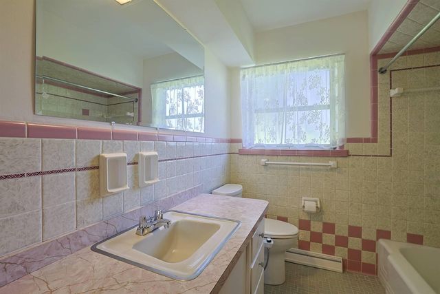 2559 Amsterdam Road, Villa Hills, KY 41017