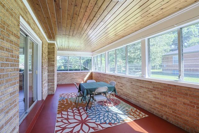 2559 Amsterdam Road, Villa Hills, KY 41017