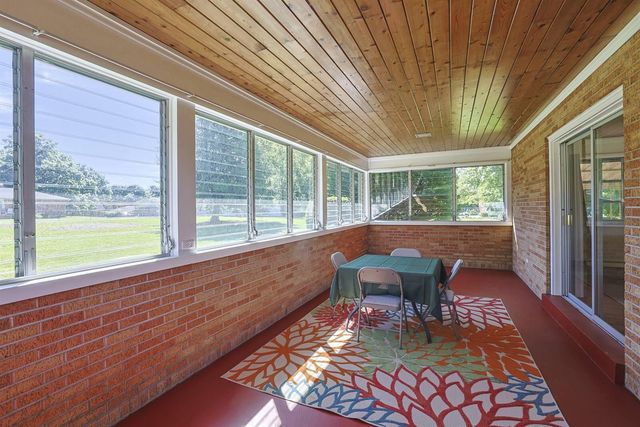2559 Amsterdam Road, Villa Hills, KY 41017
