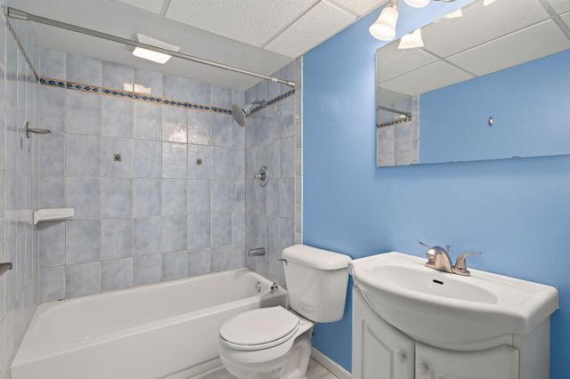 7631 Ontario Boulevard, Eden Prairie, MN 55344