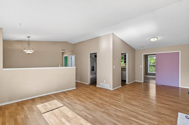 7631 Ontario Boulevard, Eden Prairie, MN 55344