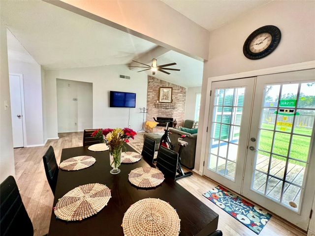 2607 N Brompton Drive, Pearland, TX 77584