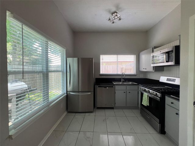 2607 N Brompton Drive, Pearland, TX 77584