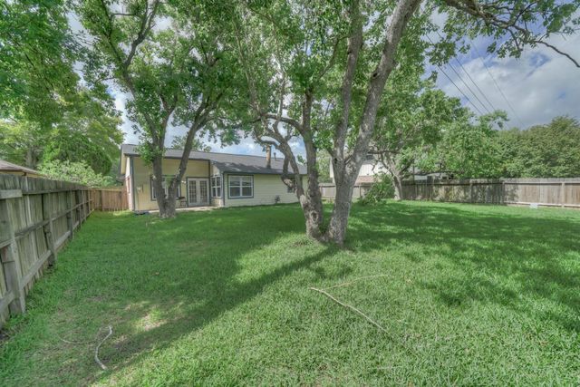 2607 N Brompton Drive, Pearland, TX 77584