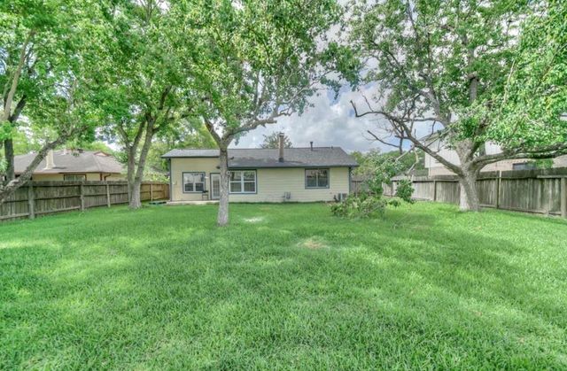 2607 N Brompton Drive, Pearland, TX 77584
