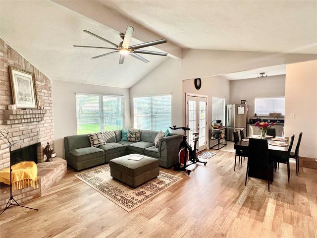 2607 N Brompton Drive, Pearland, TX 77584