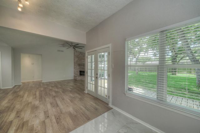 2607 N Brompton Drive, Pearland, TX 77584