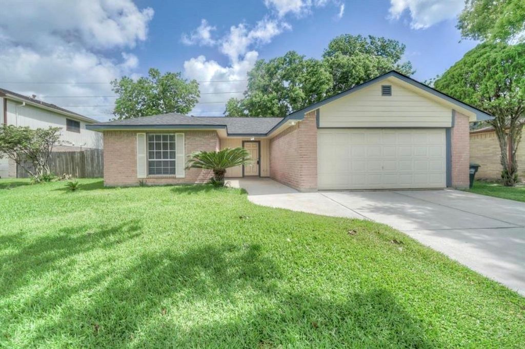 2607 N Brompton Drive, Pearland, TX 77584