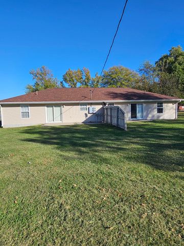 1401 &1403 S Clark Avenue, Bolivar, MO 65613