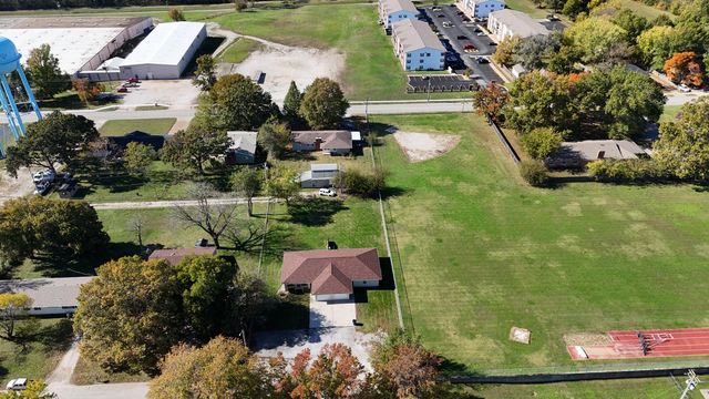1401 &1403 S Clark Avenue, Bolivar, MO 65613