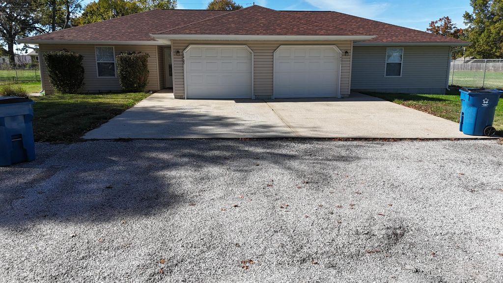 1401 &1403 S Clark Avenue, Bolivar, MO 65613