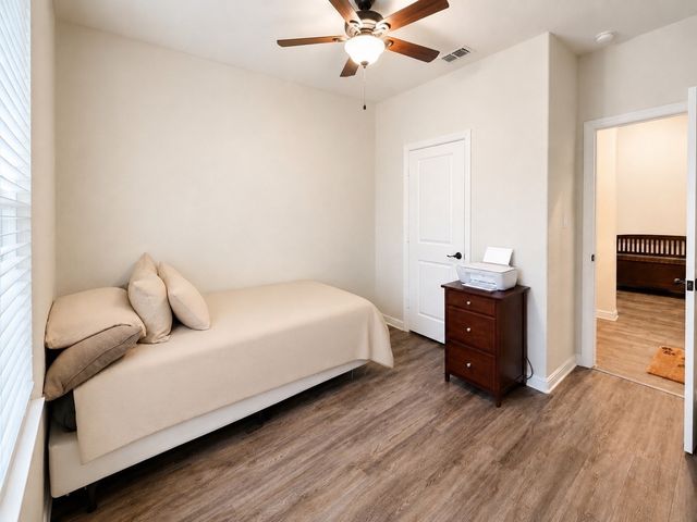 1204 Burlingame Drive, Cleburne, TX 76033