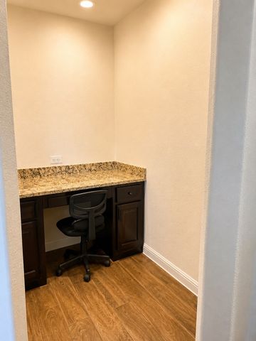 1204 Burlingame Drive, Cleburne, TX 76033