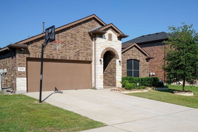 1204 Burlingame Drive, Cleburne, TX 76033