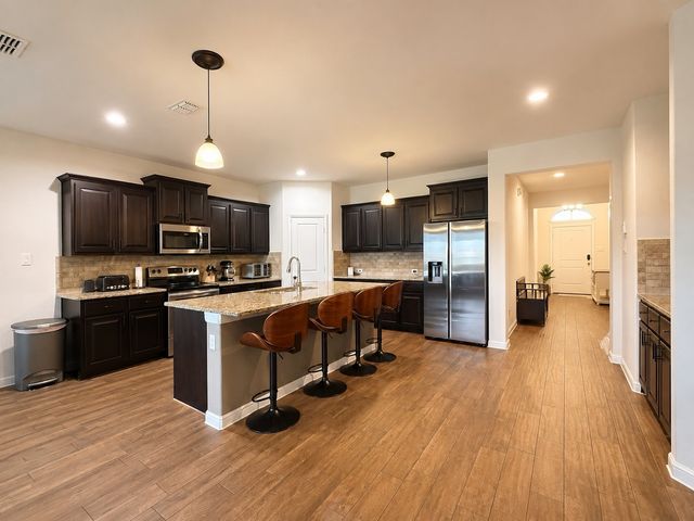 1204 Burlingame Drive, Cleburne, TX 76033