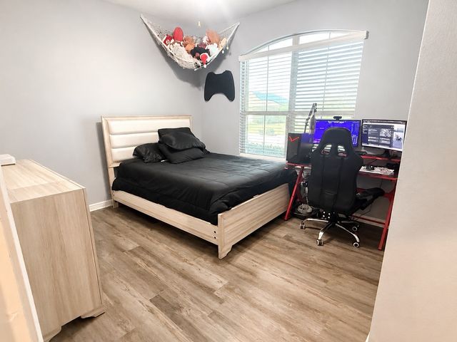 1204 Burlingame Drive, Cleburne, TX 76033