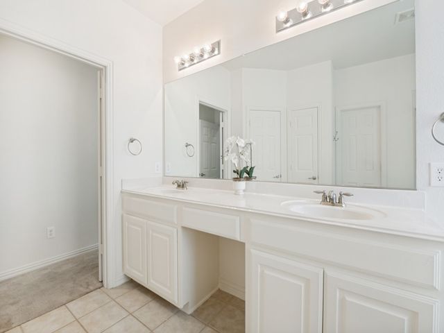 3019 Riverwood Lane, Grand Prairie, TX 75052