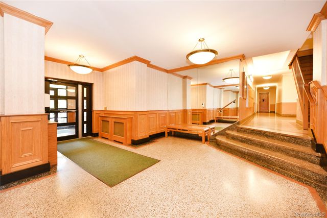 139-09 84 Drive 307, Briarwood, NY 11435