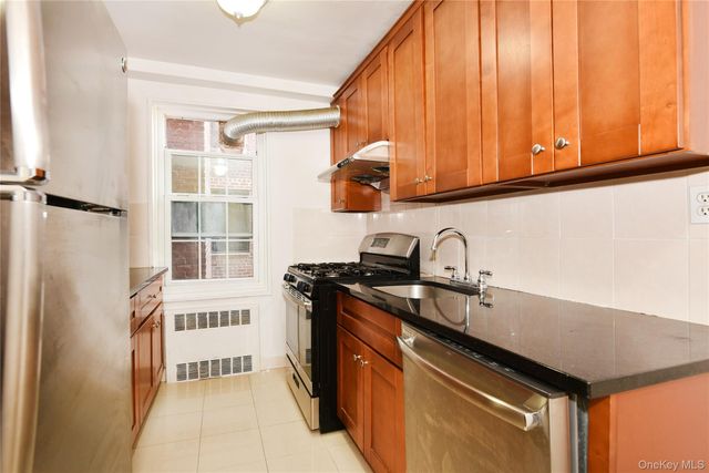 139-09 84 Drive 307, Briarwood, NY 11435