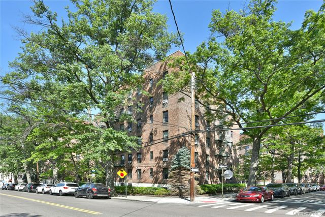 139-09 84 Drive 307, Briarwood, NY 11435